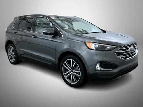 Carbonized Gray Metallic 2022 Ford Edge Titanium