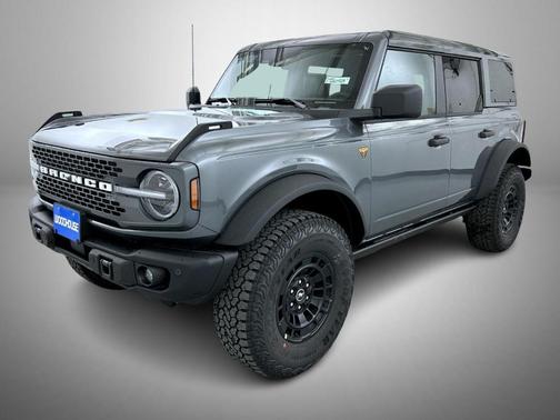 Carbonized Gray Metallic 2026 Ford Bronco Badlands