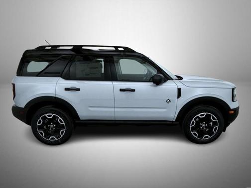 Space White Metallic 2026 Ford Bronco Sport Outer Banks
