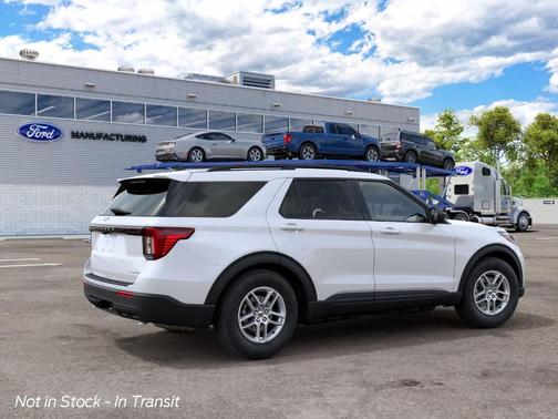 Star White 2027 Ford Explorer