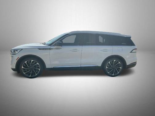 White 2020 Lincoln Aviator Reserve AWD