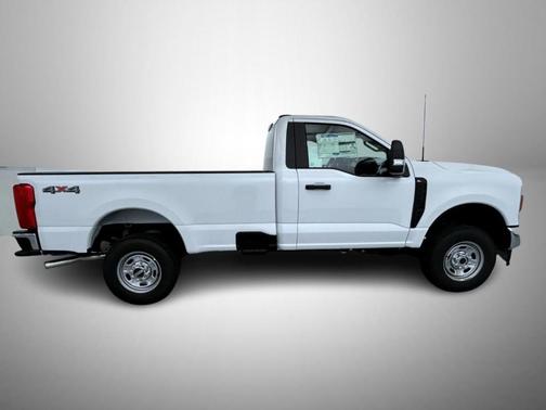 Oxford White 2027 Ford F-250 XL