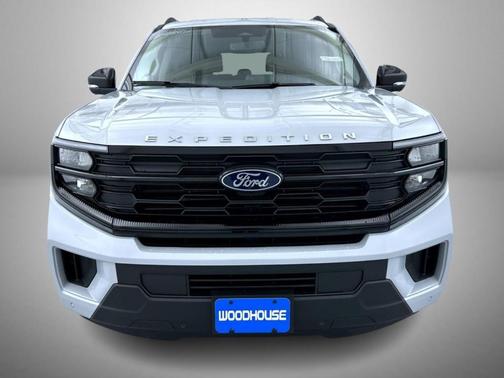 Space Silver 2026 Ford Expedition Active