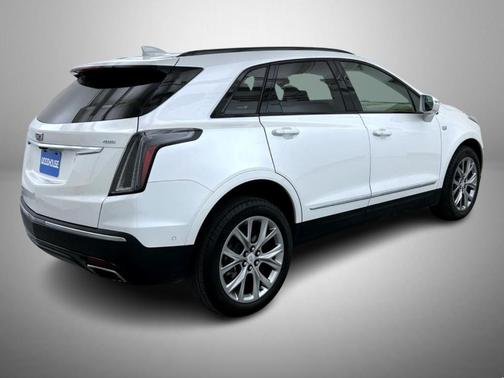 Crystal White Tri-Coat 2020 Cadillac XT5 Sport