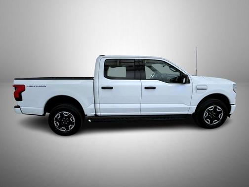 2023 Ford F-150 Lightning XLT