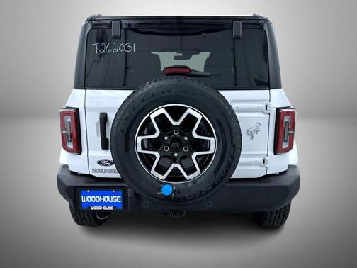 Oxford White 2026 Ford Bronco Outer Banks