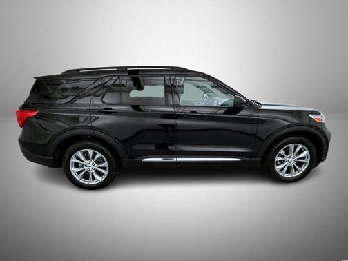 Agate Black Metallic 2023 Ford Explorer XLT