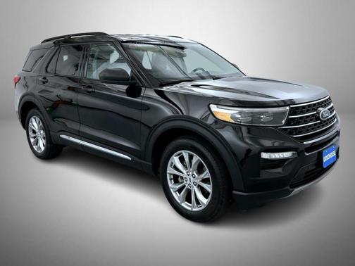 Agate Black Metallic 2023 Ford Explorer XLT