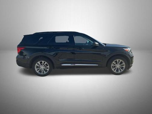 Agate Black Metallic 2023 Ford Explorer XLT