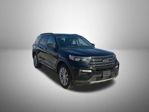 Agate Black Metallic 2023 Ford Explorer XLT
