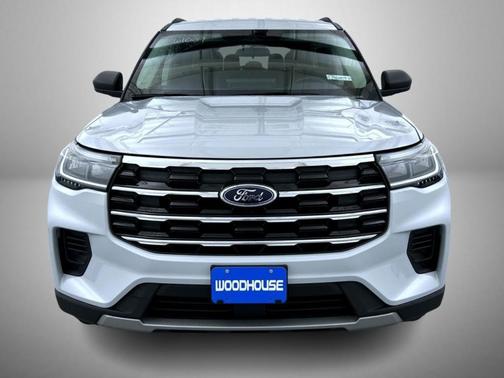 Space White Metallic 2026 Ford Explorer Active