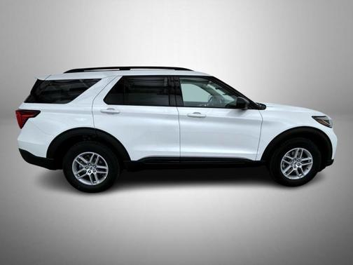 Star White 2026 Ford Explorer Active