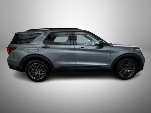 Gray Metallic 2025 Ford Explorer ST-Line