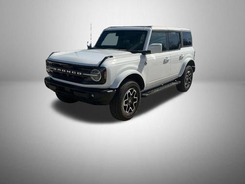 Oxford White 2024 Ford Bronco Outer Banks
