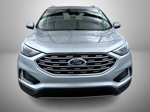 Iconic Silver Metallic 2022 Ford Edge SEL