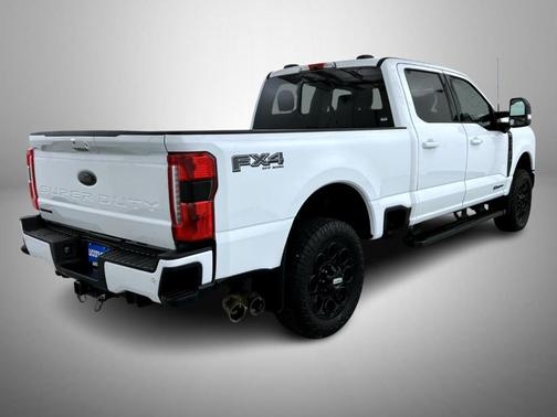 Oxford White 2023 Ford F-250 Lariat
