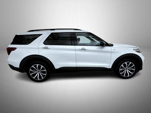 Star White 2023 Ford Explorer ST-Line
