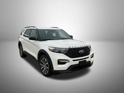 Star White 2023 Ford Explorer ST-Line