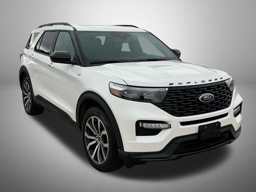 Star White 2023 Ford Explorer ST-Line