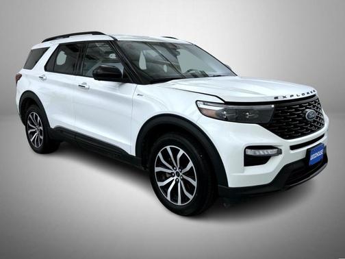 Star White 2023 Ford Explorer ST-Line