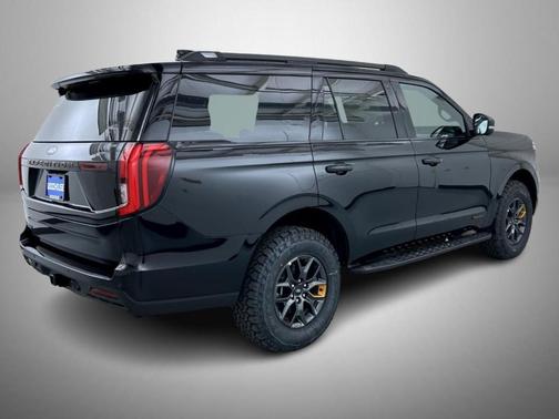 Agate Black Metallic 2026 Ford Expedition Tremor