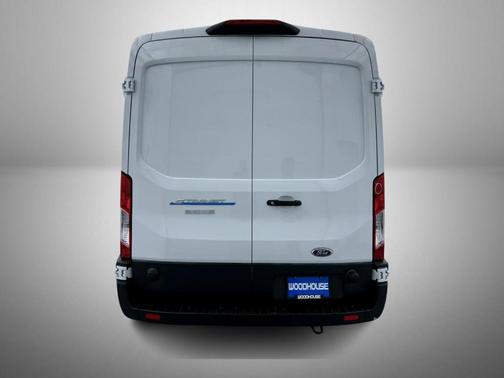 2025 Ford E-Transit Base