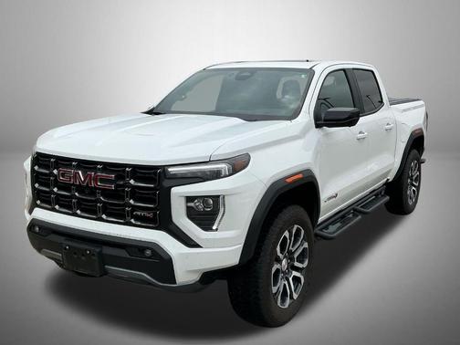Summit White 2024 GMC Canyon AT4