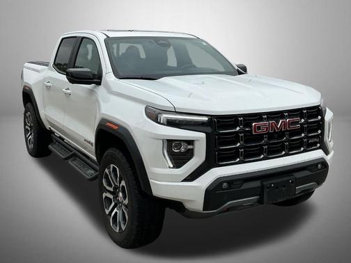 Summit White 2024 GMC Canyon AT4