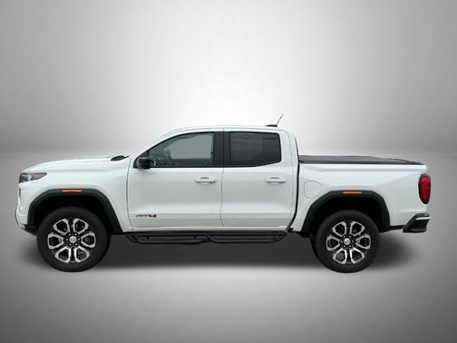 Summit White 2024 GMC Canyon AT4