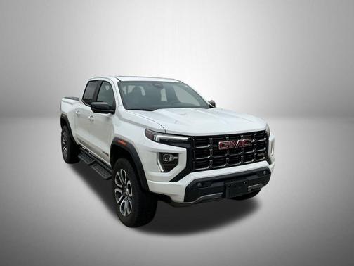 Summit White 2024 GMC Canyon AT4