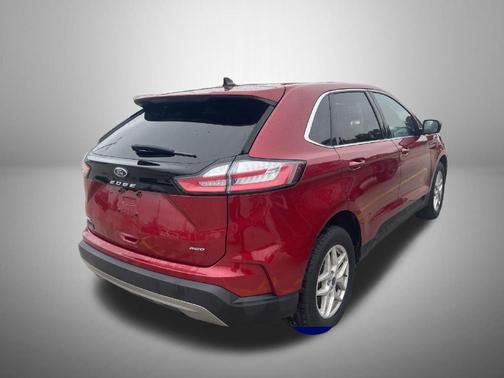 Red Metallic 2022 Ford Edge SEL