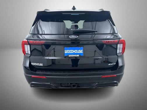 Black Metallic 2025 Ford Explorer ST-Line
