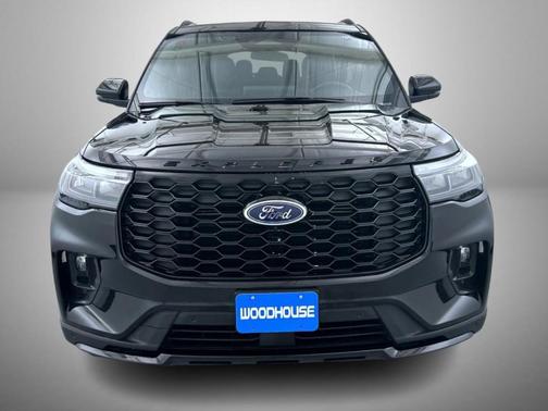 Black Metallic 2025 Ford Explorer ST-Line