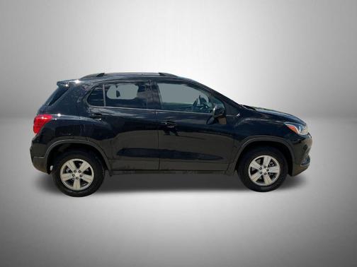 Mosaic Black Metallic 2021 Chevrolet Trax LT