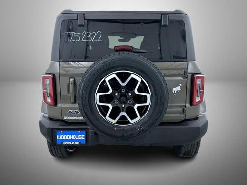 2025 Ford Bronco Outer Banks