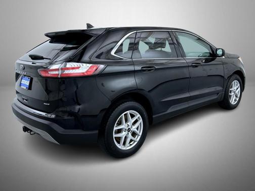Black Metallic 2024 Ford Edge SEL