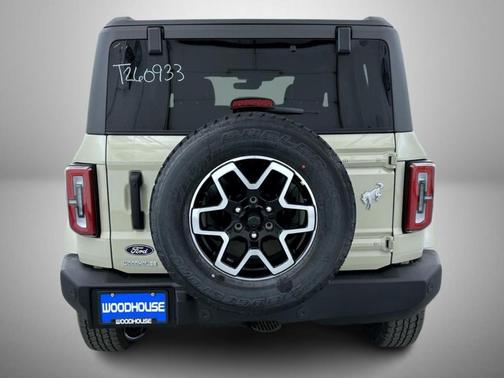 Desert Sand 2026 Ford Bronco Outer Banks