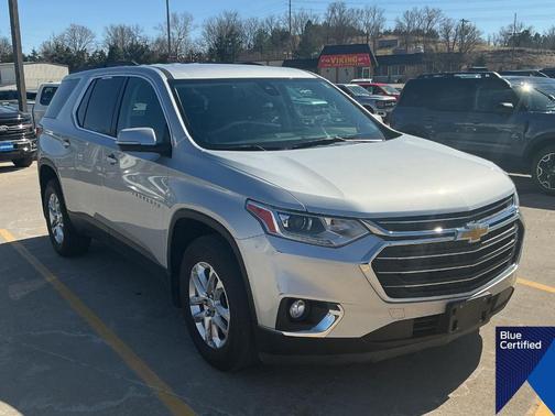 Silver Ice Metallic 2021 Chevrolet Traverse LT Cloth