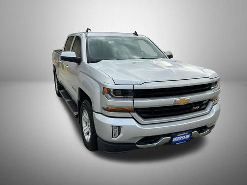 Silver Ice Metallic 2018 Chevrolet Silverado 1500 LT