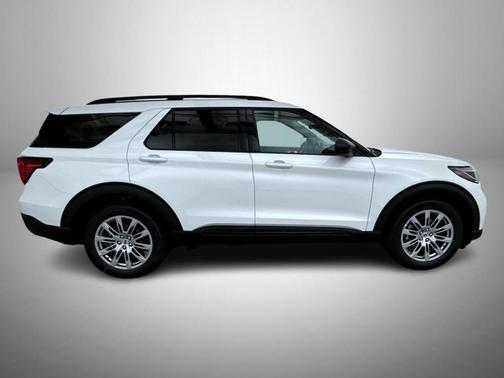 Star White 2026 Ford Explorer Active