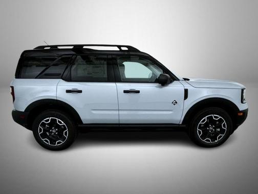 Space White Metallic 2026 Ford Bronco Sport Outer Banks
