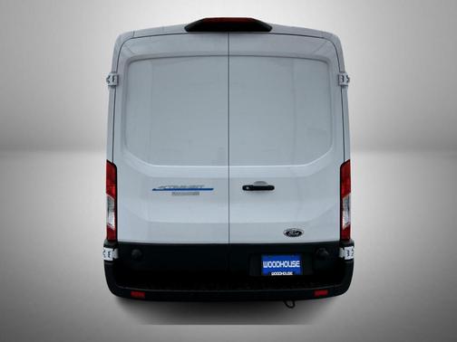 2025 Ford E-Transit Base