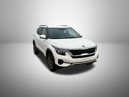 Snow White Pearl 2021 Kia Seltos S