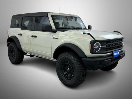 Desert Sand 2026 Ford Bronco Big Bend