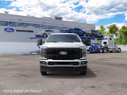 Oxford White 2027 Ford F-350 XL