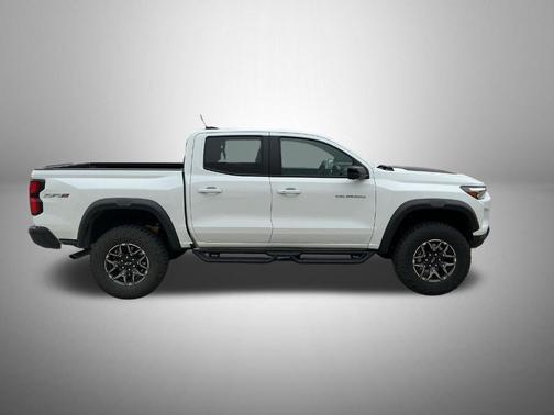 Summit White 2024 Chevrolet Colorado ZR2