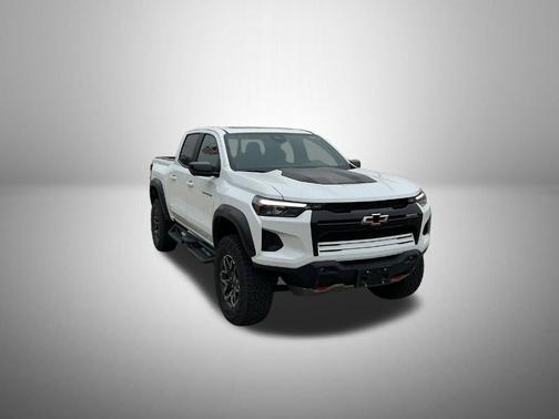 Summit White 2024 Chevrolet Colorado ZR2