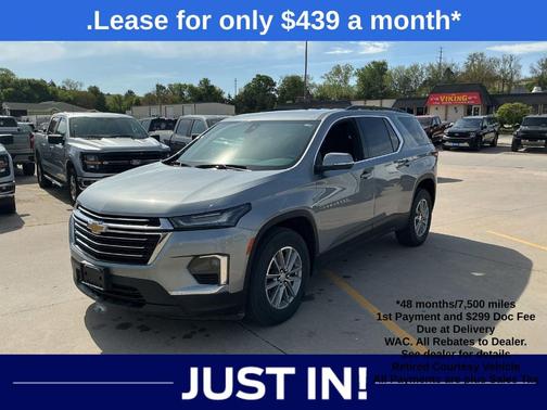 Sterling Gray Metallic 2023 Chevrolet Traverse LT Cloth