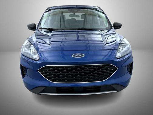 Atlas Blue Metallic 2022 Ford Escape SE