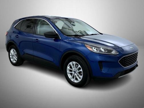 Atlas Blue Metallic 2022 Ford Escape SE